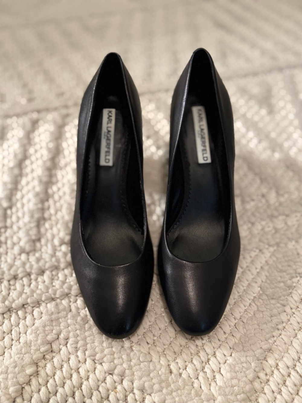 Karl Lagerfeld Black Leather Classic Pumps